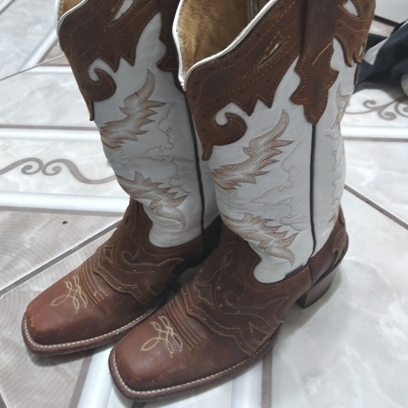 Western boots - Picture 3 of 3